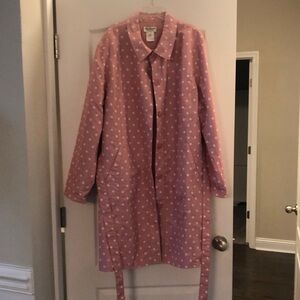 NEW reversible rain coat size 2X. Dusty pink or dusty pink with polka dots.